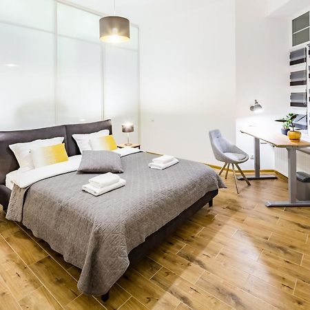New Large 2 Bedroom In Lviv Historic Centre Exterior foto